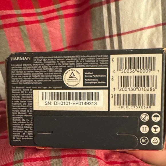 JBL Clip 5 Bluetooth Speaker - Bold Red - Picture 4 of 6